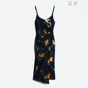 Floral dress size small. Worn once
